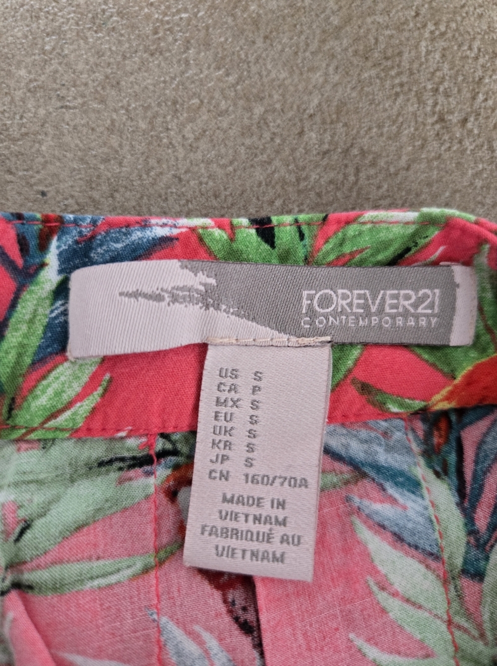 Forever 21 Hot Pink Parrot Print Bermuda Shorts - Picture 5 of 6